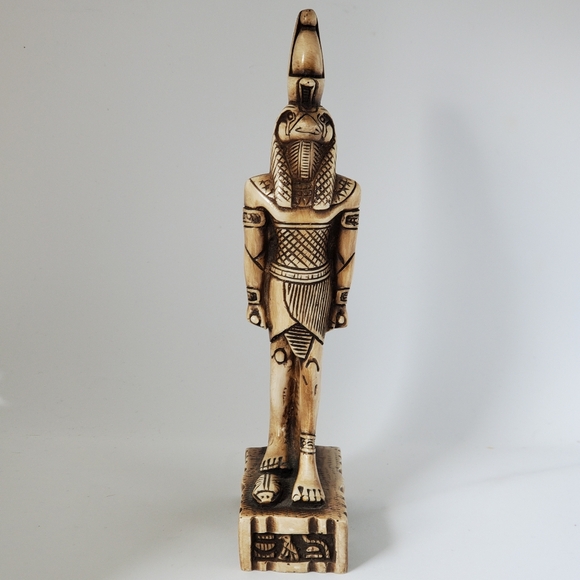 Egyptian god Horus Statue Son of the Pharoah made in Egypt 9.5" tall - Picture 4 of 10